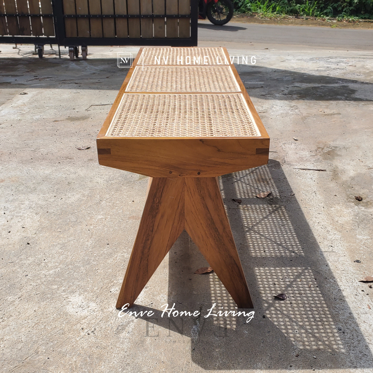 Bangku Minimalis Kombinasi Rotan