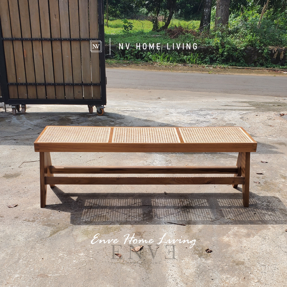 Bangku Minimalis Kombinasi Rotan