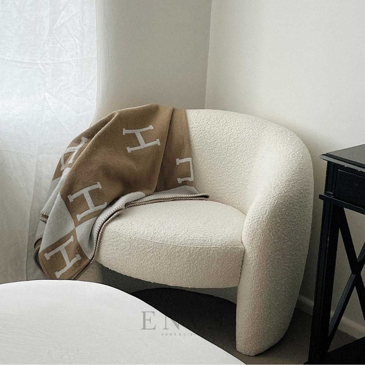 Armchair Kursi Sofa Single Modern Minimalis di Ruang Tamu